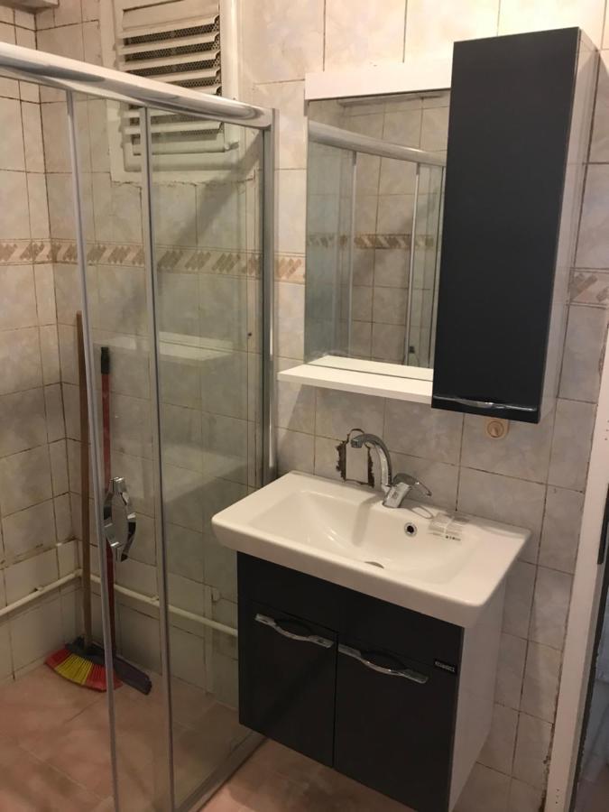 Vintage Square In Zeytinburnu Apartment
